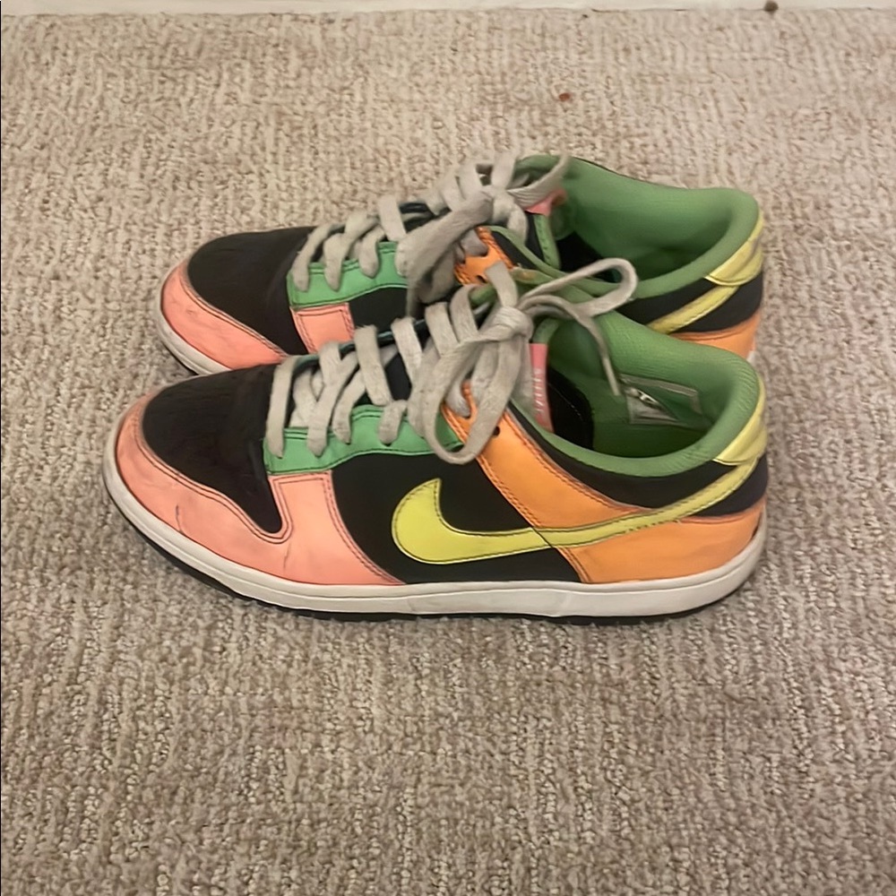 Woman's Nike Dunks